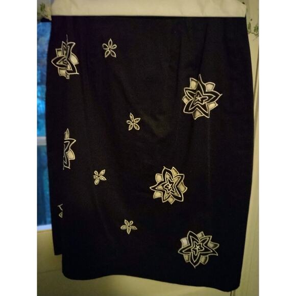 Grace Dane Lewis A line skirt cutout design size 10 black with white inner skirt - Picture 7 of 9